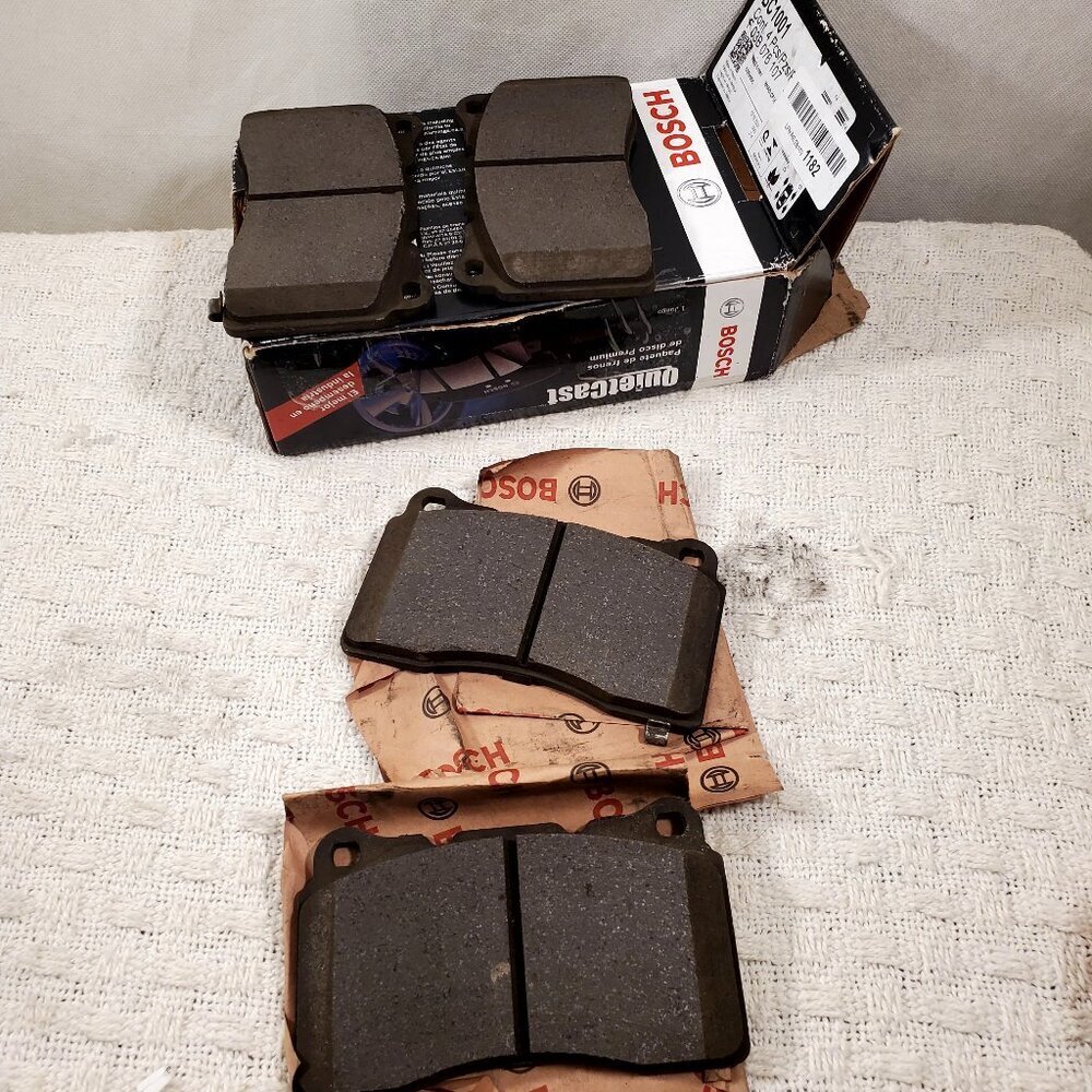 Bosch BC1001 QuietCast Premium Ceramic Disc Brake Pad Set